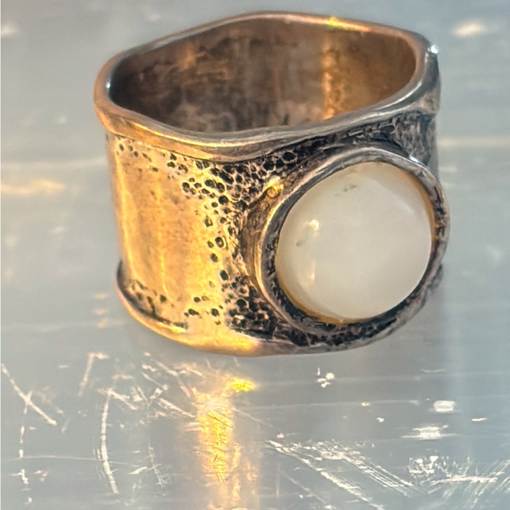 Vintage Sterling Silver Wide Band Ring with Milky Opalite Cabochon - Picture 3 of 4